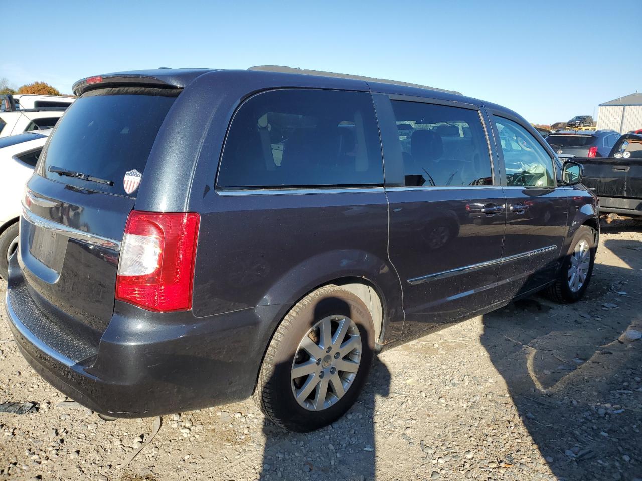 2014 Chrysler Town & Country VIN 2C4RC1BG4ER449256 Copart auction photo, front end damage thumbnail 3