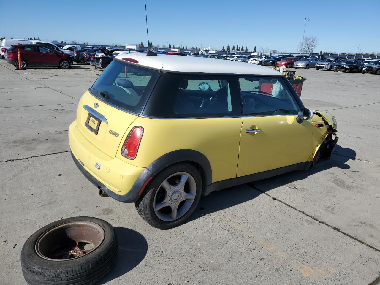 2005 MINI Cooper VIN WMWRC33485TJ68471 Copart auction photo, front end / rear end damage thumbnail 3