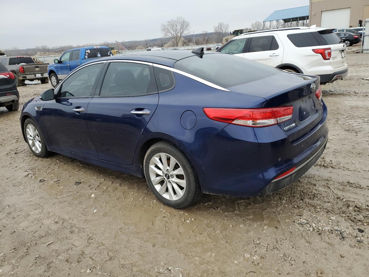 2018 KIA Optima VIN 5XXGU4L3XJG183648 Copart auction photo, front end damage thumbnail 2