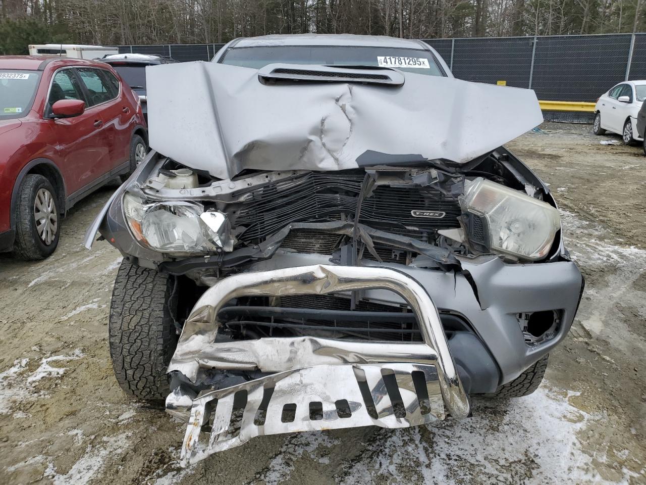 2015 Toyota Tacoma VIN 5TFLU4EN8FX112283 Copart auction photo, front end damage thumbnail 5