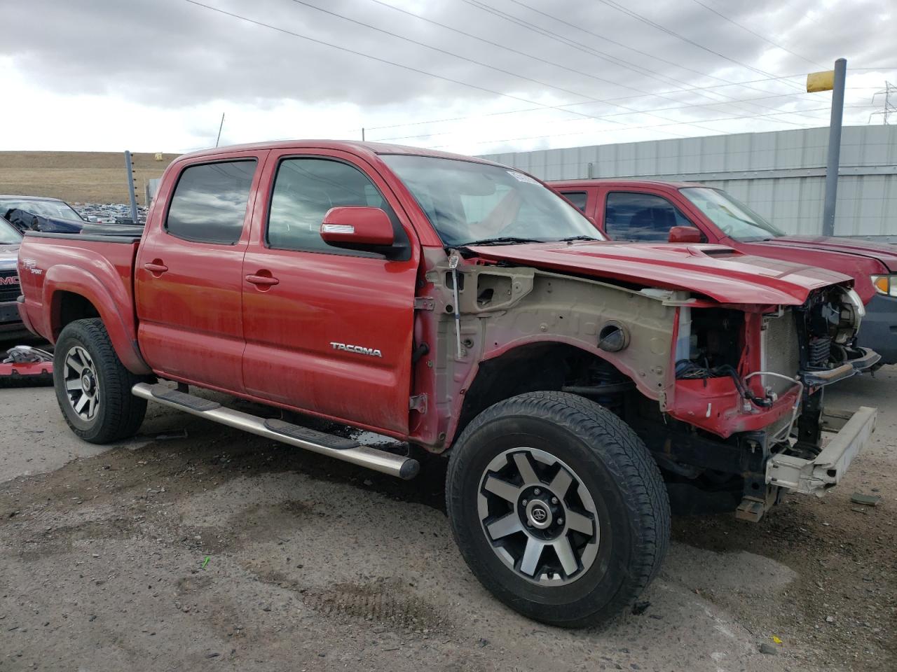 2012 Toyota Tacoma VIN 3TMLU4EN0CM096985 Copart auction photo, front end / side damage thumbnail 4