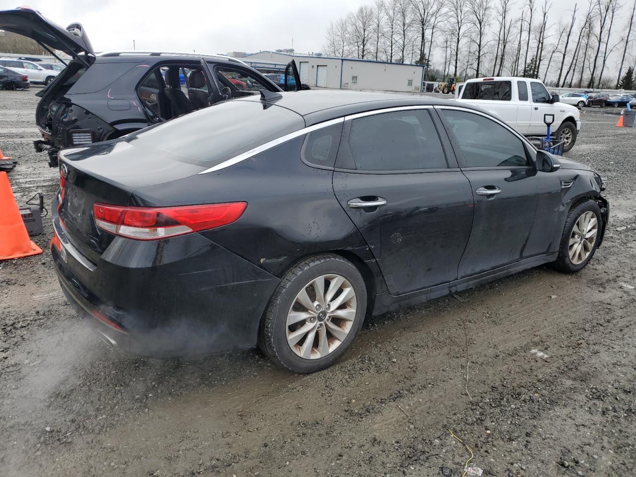 2016 KIA Optima VIN 5XXGT4L31GG081845 Copart auction photo, front end / rear end damage thumbnail 3