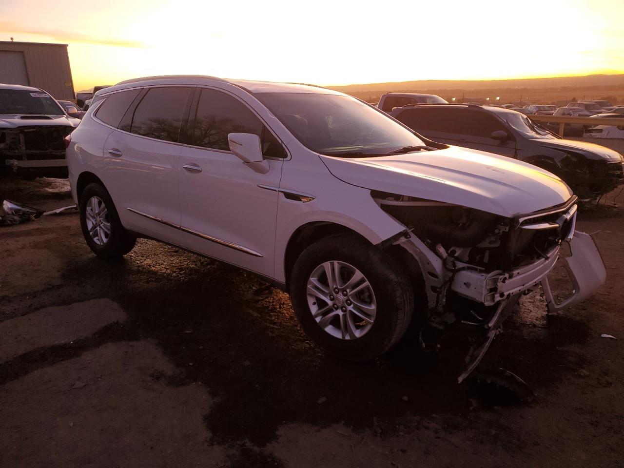2020 Buick Enclave VIN 5GAERBKW2LJ310496 Copart auction photo, front end / side damage thumbnail 4