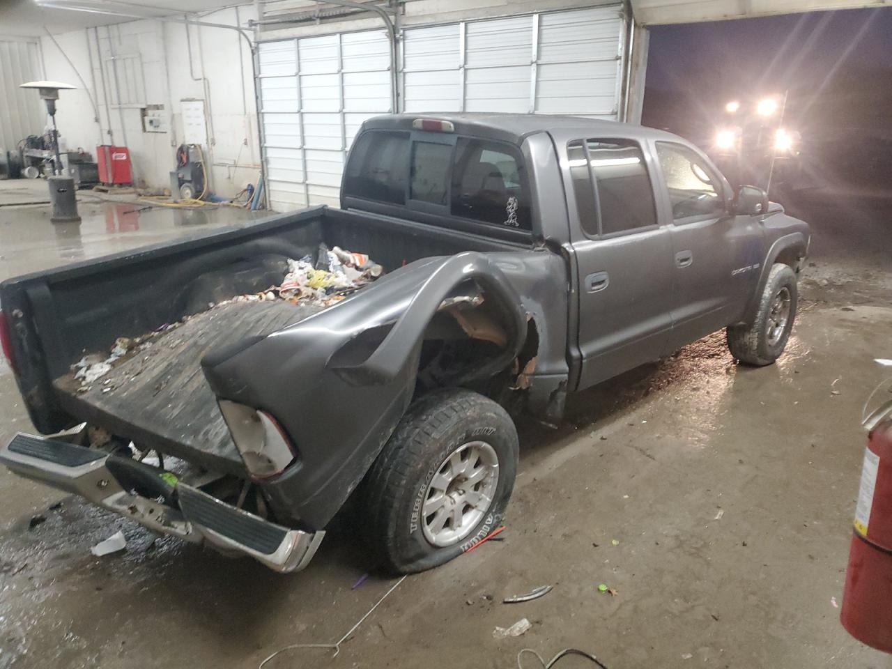 2001 Dodge Dakota VIN 1B7HG2AN41S334025 Copart auction photo, rear end / side damage thumbnail 3