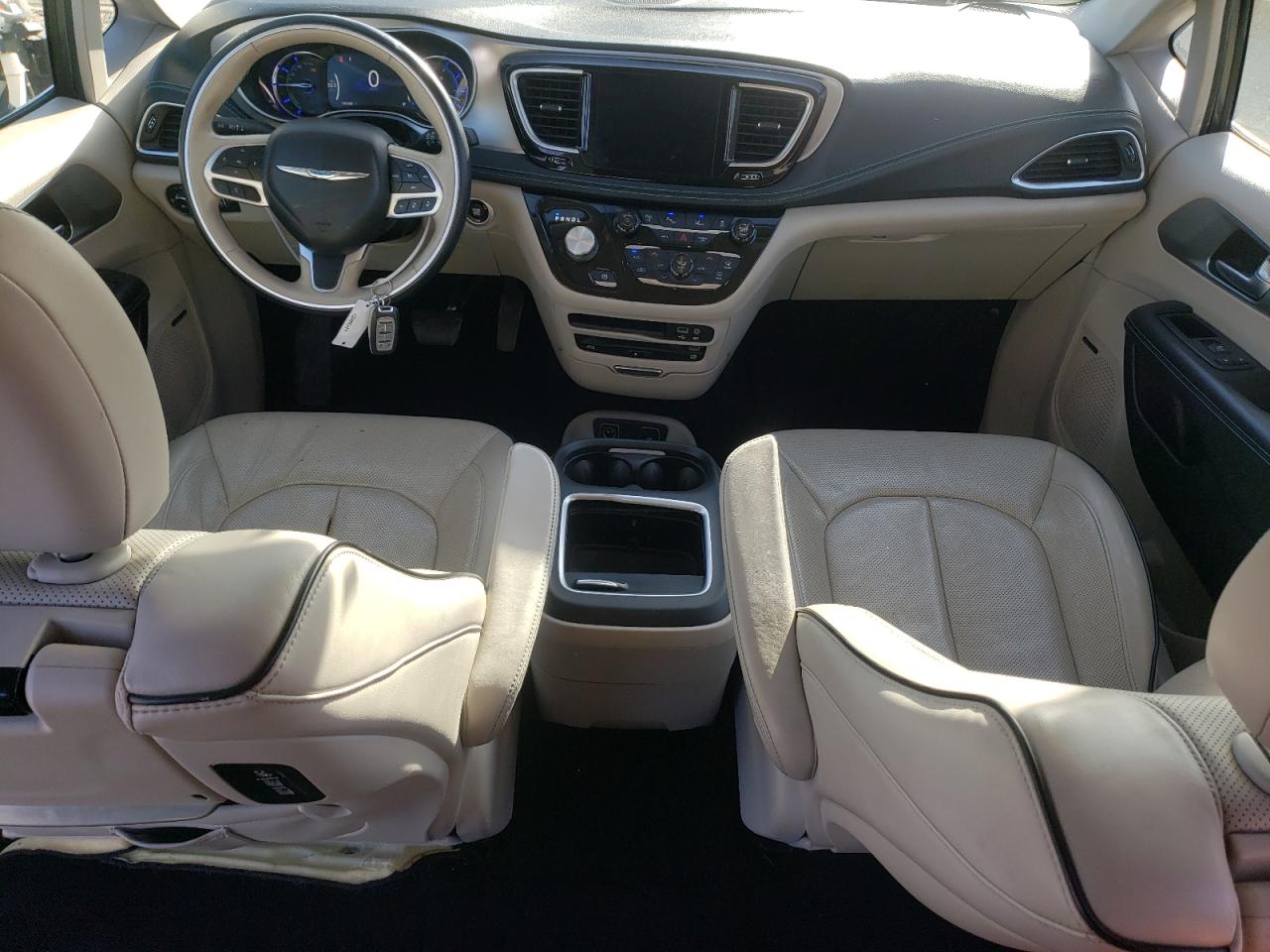 2018 Chrysler Pacifica VIN 2C4RC1N75JR112021 Copart auction photo, side / front end damage thumbnail 8