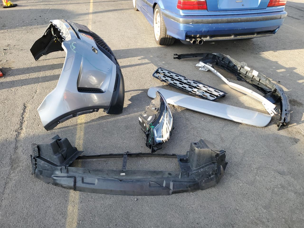 2020 Land Rover Discovery VIN SALCJ2FX6LH875799 Copart auction photo, front end / side damage thumbnail 12