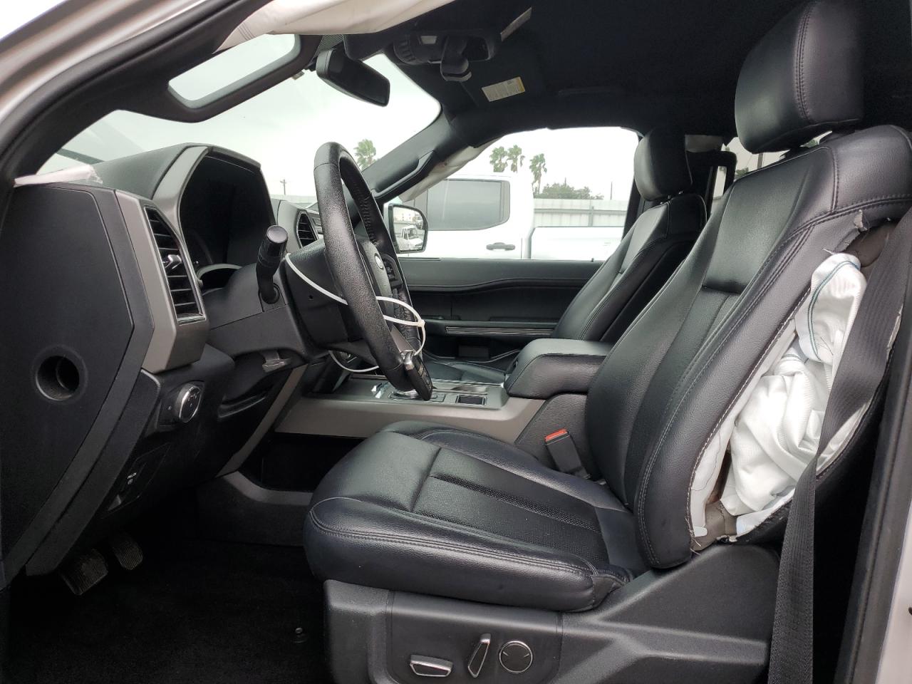 2019 Ford Expedition VIN 1FMJU1HT6KEA76448 Copart auction photo, side / front end damage thumbnail 7