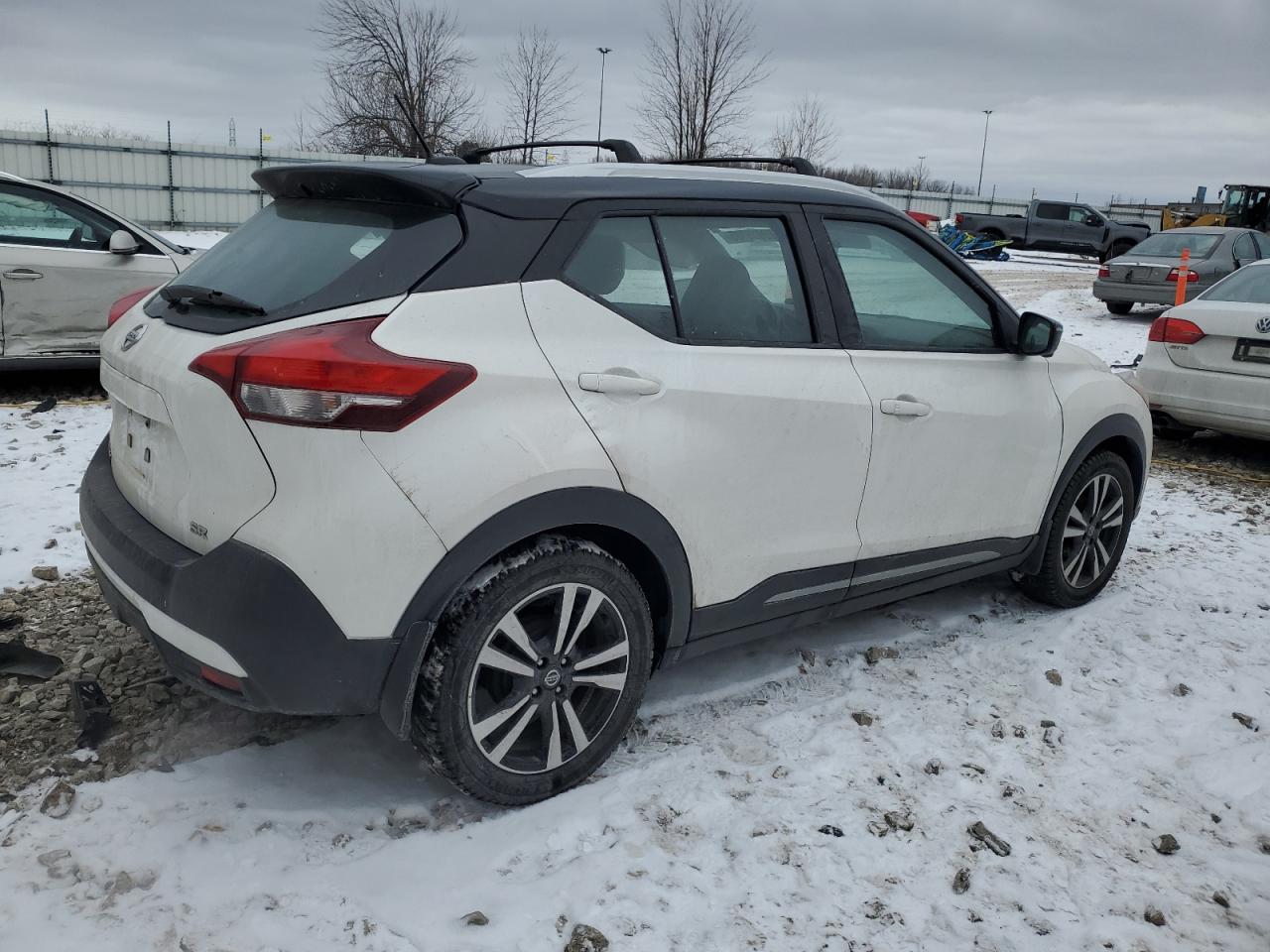 2019 Nissan Kicks VIN 3N1CP5CU4KL568054 Copart auction photo, side damage thumbnail 3