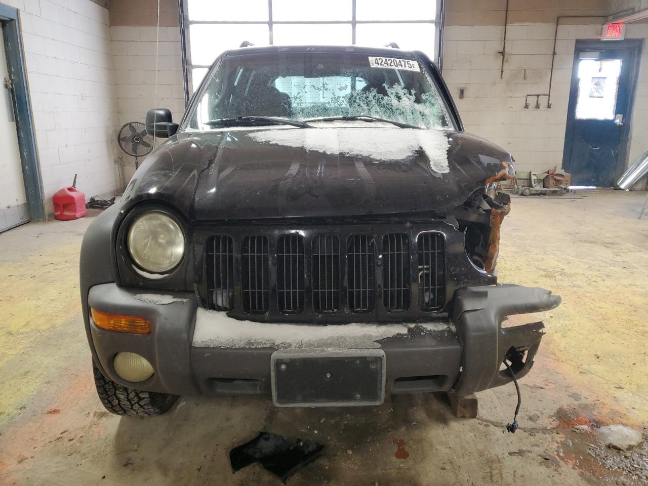 2002 Jeep Liberty (North America) VIN 1J4GL48K92W317112 Copart auction photo, front end / mechanical damage thumbnail 5