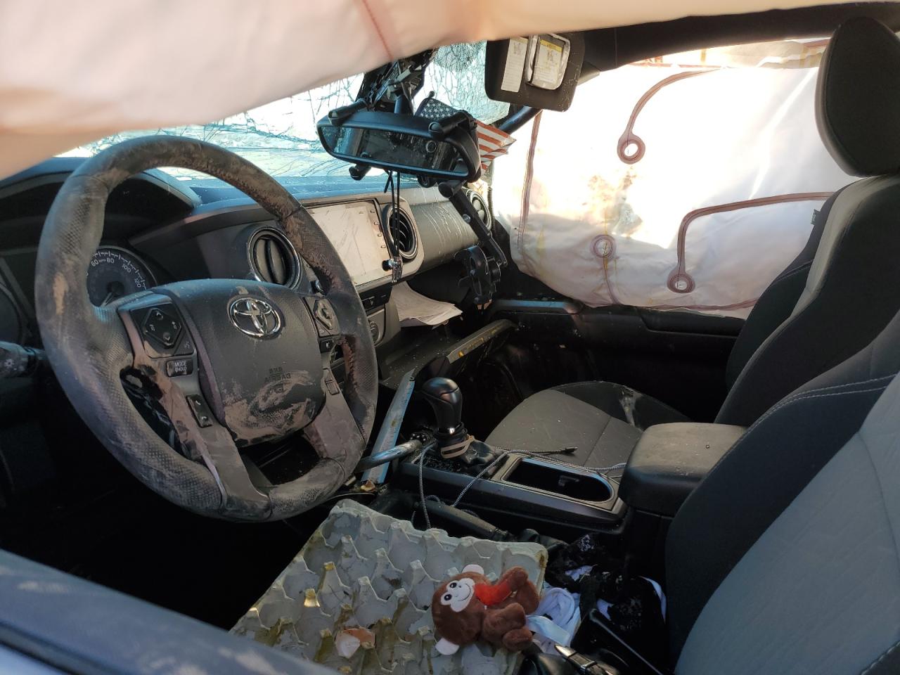 2020 Toyota Tacoma VIN 5TFCZ5AN9LX236572 Copart auction photo, all over damage thumbnail 7