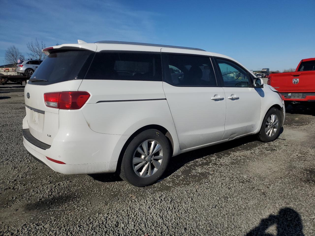 2017 KIA Sedona VIN KNDMB5C11H6340487 Copart auction photo, front end damage thumbnail 3