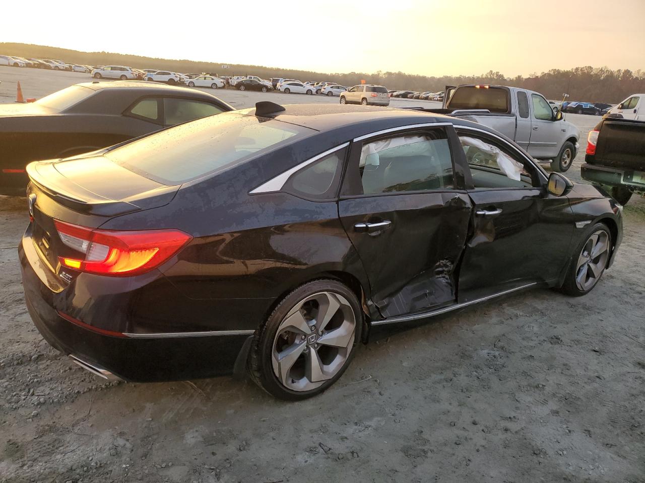 2018 Honda Accord VIN 1HGCV2F93JA046340 Copart auction photo, side damage thumbnail 3