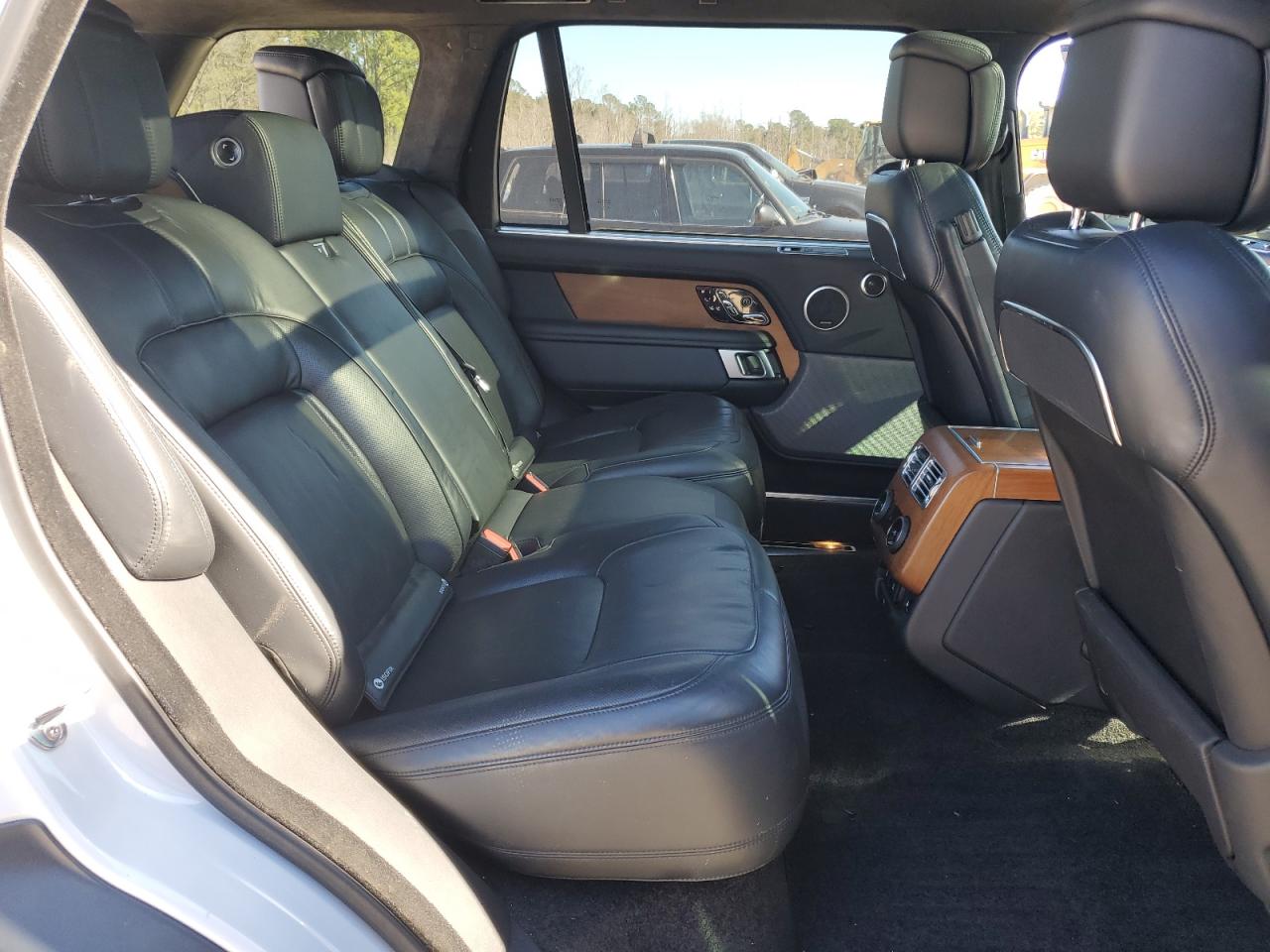 2020 Land Rover Range Rover VIN SALGV5SE9LA567952 Copart auction photo, front end damage thumbnail 11