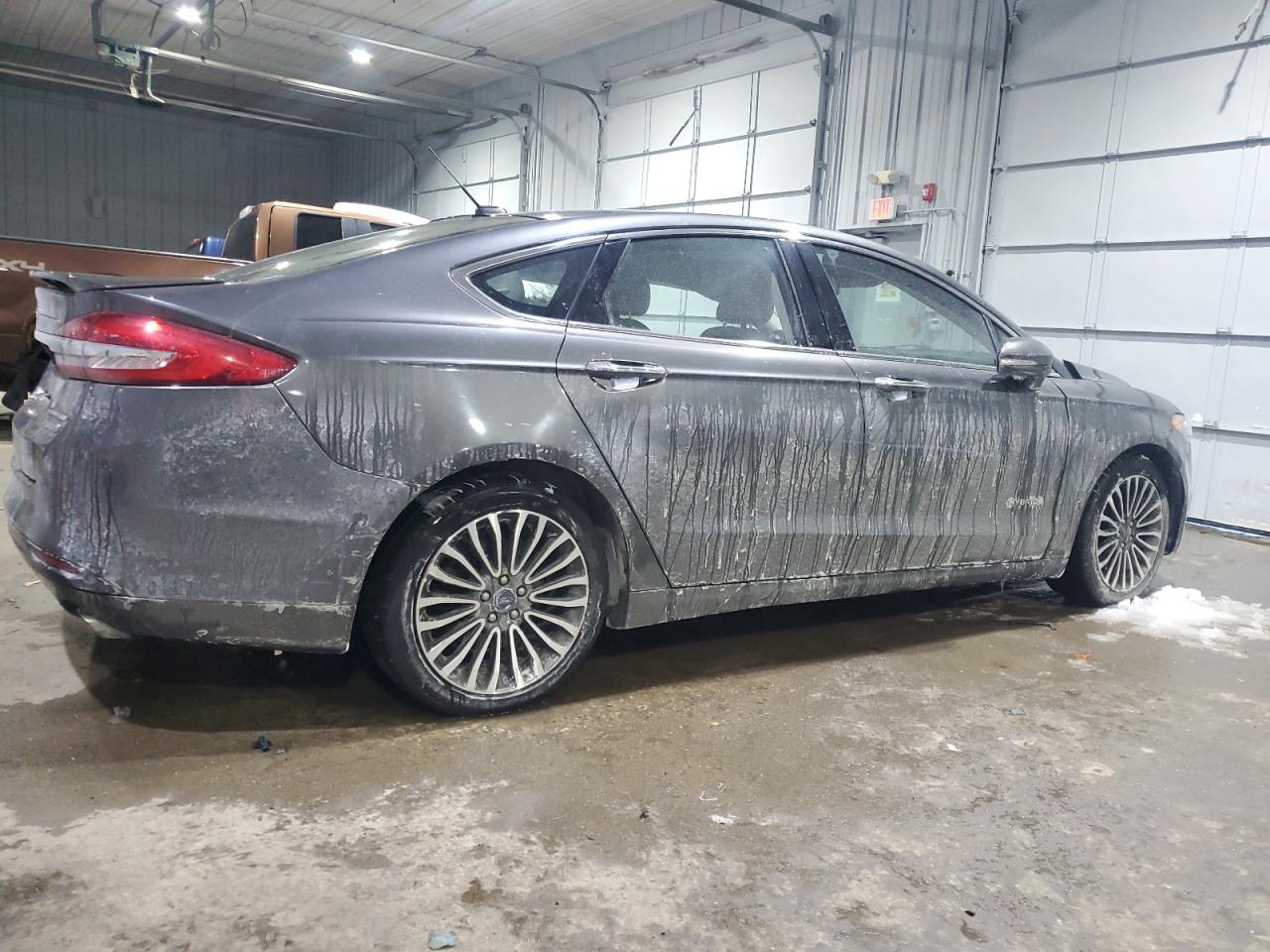 2017 Ford Fusion VIN 3FA6P0RU3HR383980 Copart auction photo, front end / minor dent/scratches damage thumbnail 3