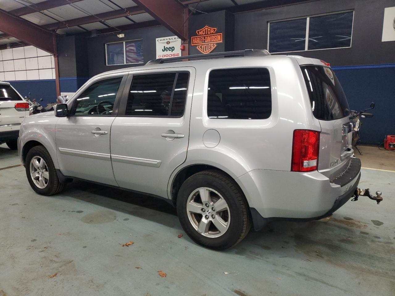 2011 Honda Pilot VIN 5FNYF4H59BB077981 Copart auction photo, rear end / minor dent/scratches damage thumbnail 2