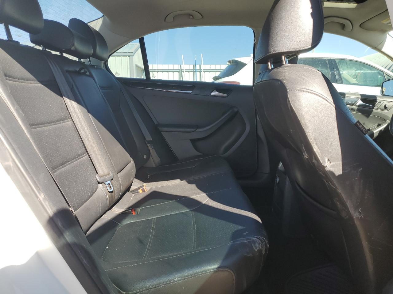 2016 Volkswagen Jetta VIN 3VWL17AJ5GM205635 Copart auction photo, front end / minor dent/scratches damage thumbnail 10
