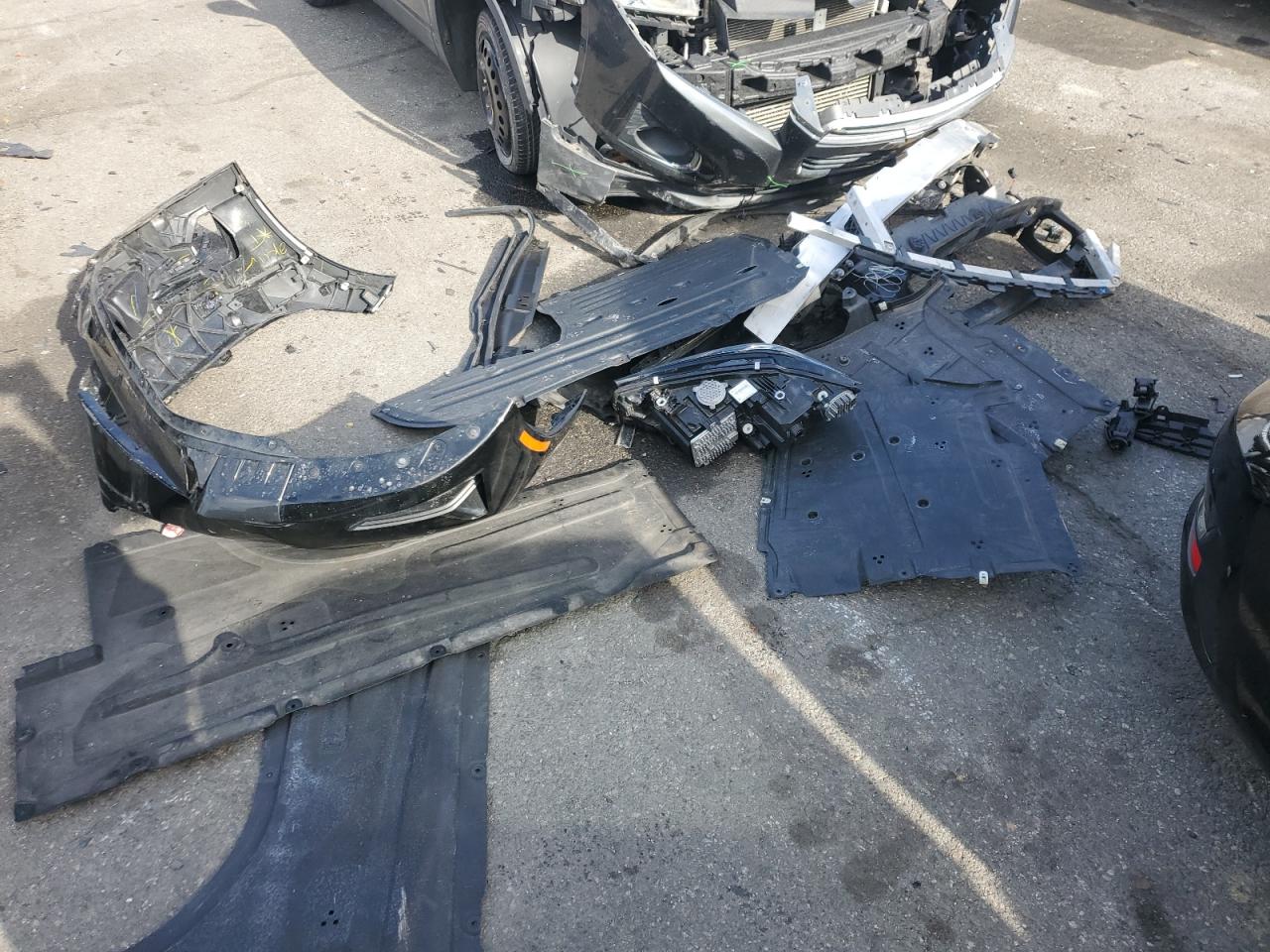 2021 BMW 3er VIN 3MW5R7J00M8B88918 Copart auction photo, front end / minor dent/scratches damage thumbnail 12