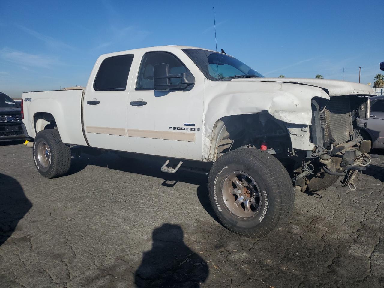 2007 GMC Sierra VIN 1GTHK23697F512985 Copart auction photo, front end / side damage thumbnail 4