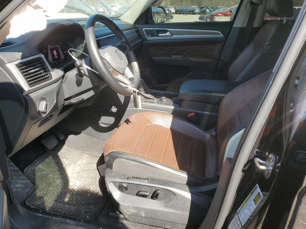 2021 Volkswagen Atlas VIN 1V2TR2CA1MC585144 Copart auction photo, side damage thumbnail 7
