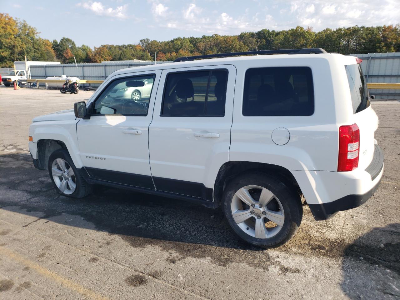 2017 Jeep Liberty (Patriot) VIN 1C4NJPFB2HD183670 Copart auction photo, front end damage thumbnail 2