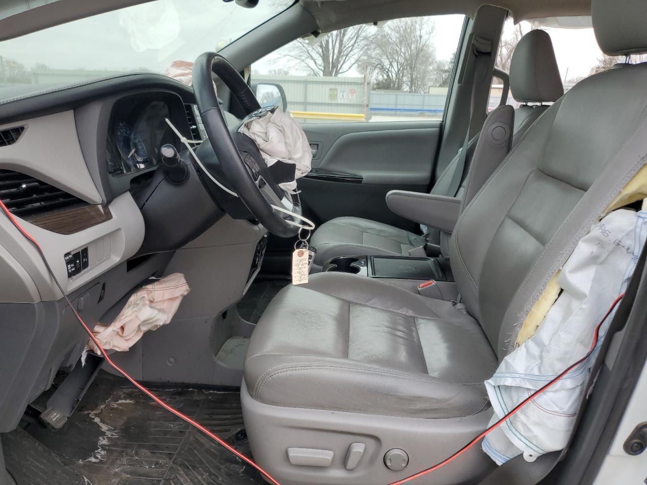 2018 Toyota Sienna VIN 5TDYZ3DC3JS901974 Copart auction photo, front end damage thumbnail 7