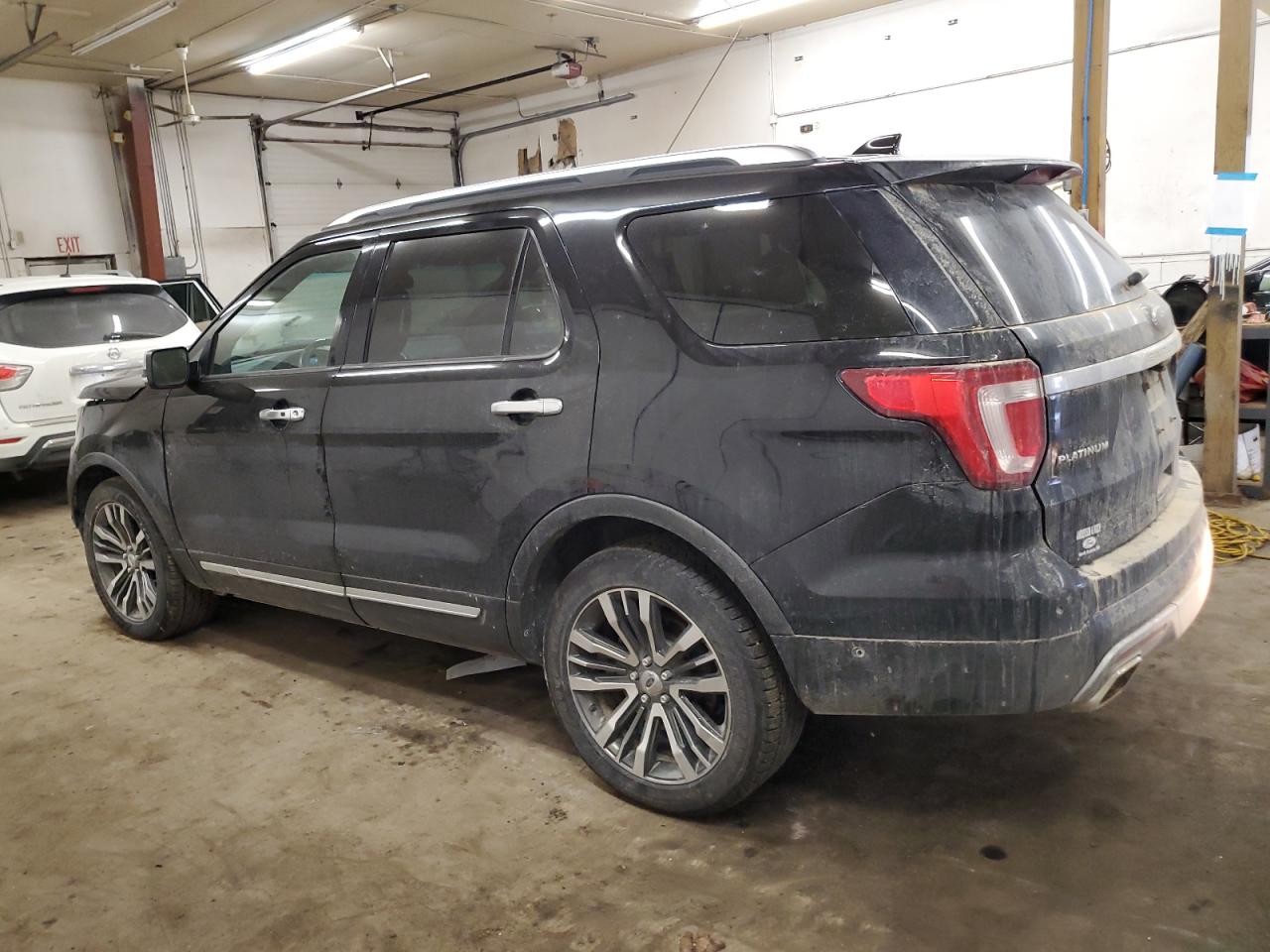 2016 Ford Explorer VIN 1FM5K8HT1GGC22492 Copart auction photo, front end damage thumbnail 2