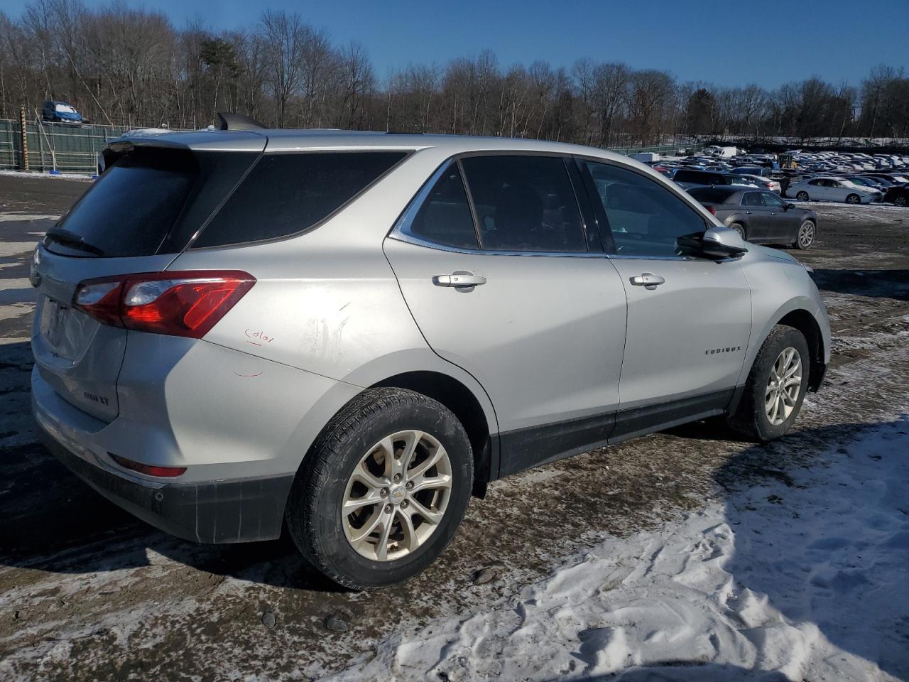 2018 Chevrolet Equinox VIN 2GNAXSEV2J6104876 Copart auction photo, front end / mechanical damage thumbnail 3