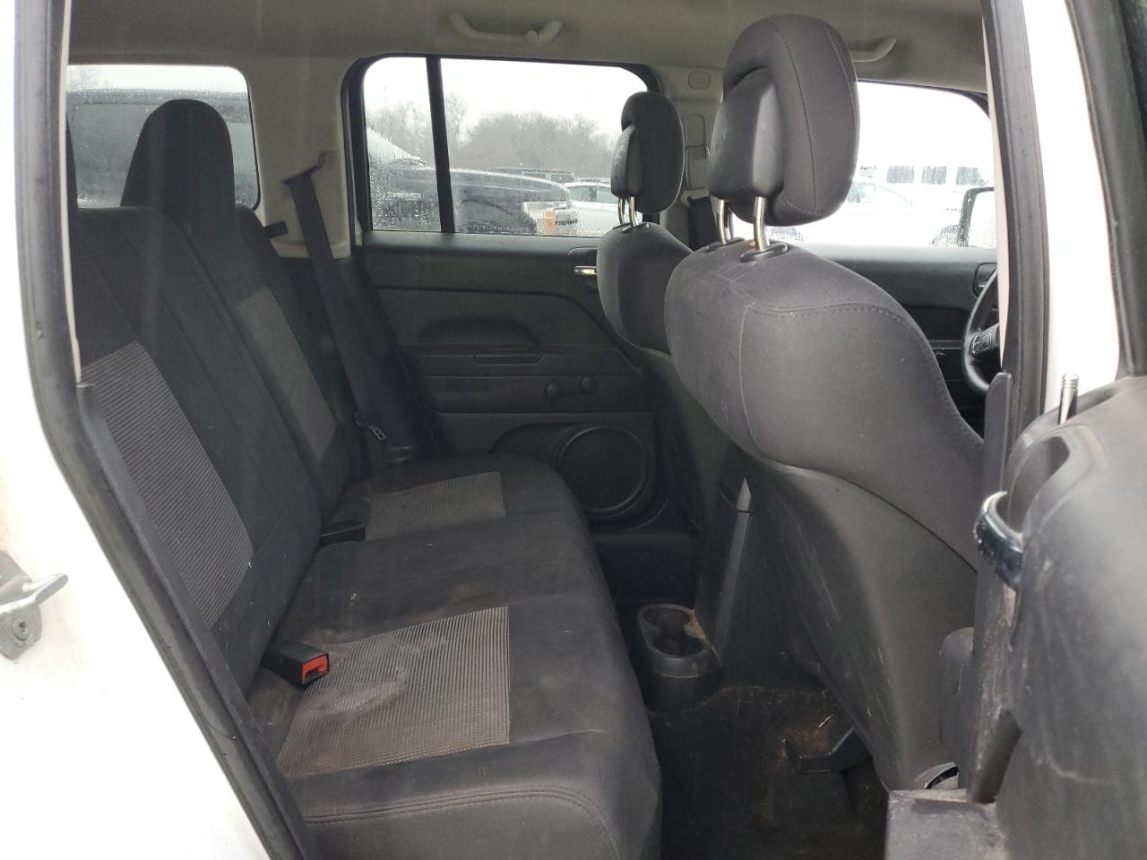 2011 Jeep Liberty (Patriot) VIN 1J4NT1GB8BD104137 Copart auction photo, side / minor dent/scratches damage thumbnail 11