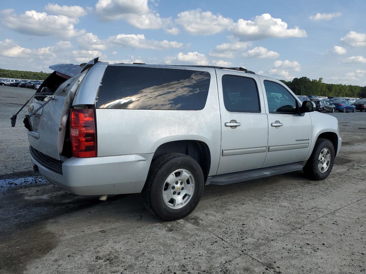 2014 Chevrolet Suburban VIN 1GNSKHE77ER218860 Copart auction photo, rear end damage thumbnail 3