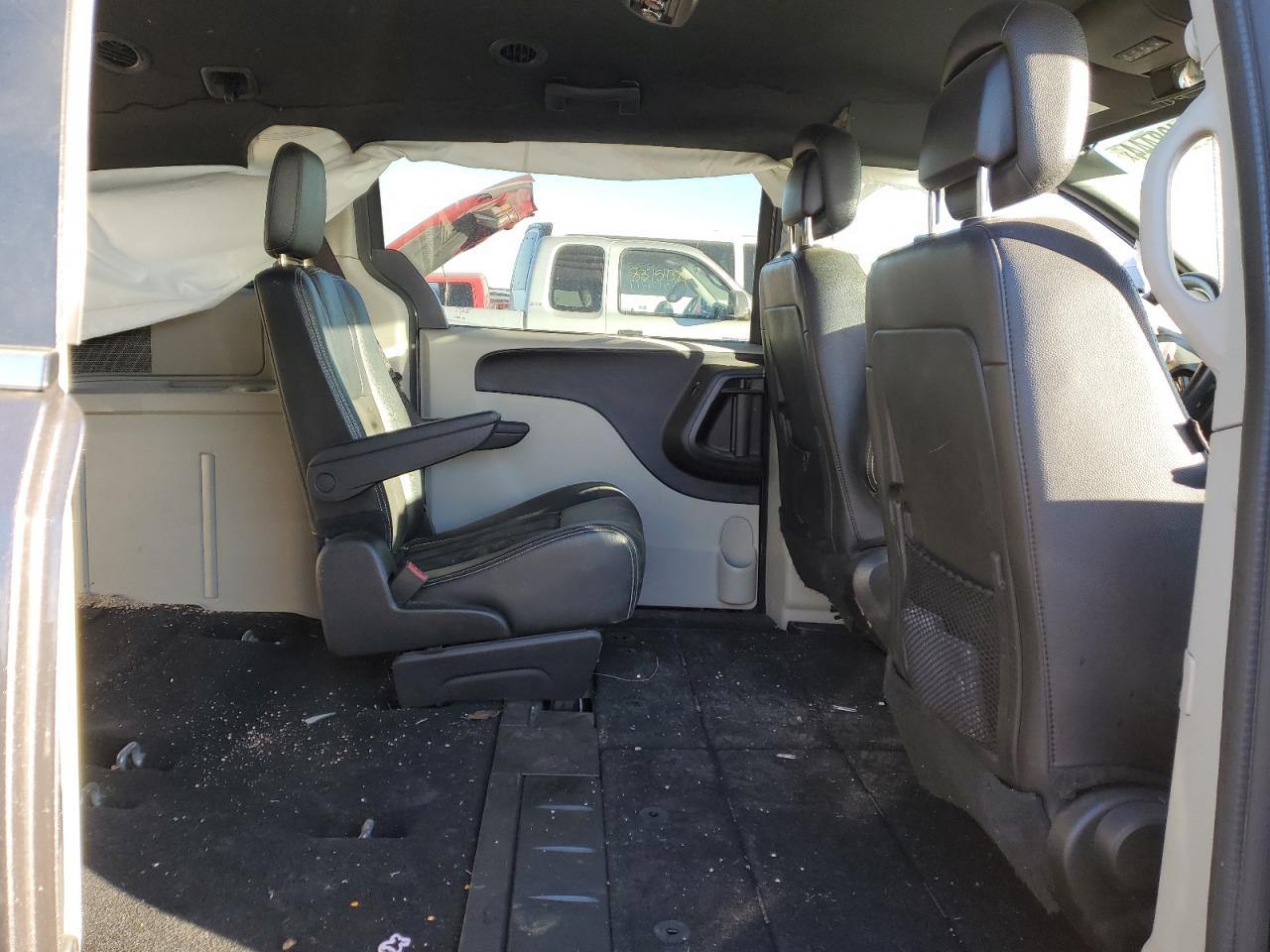 2019 Dodge Caravan VIN 2C4RDGCG2KR679422 Copart auction photo, front end / top/roof damage thumbnail 11