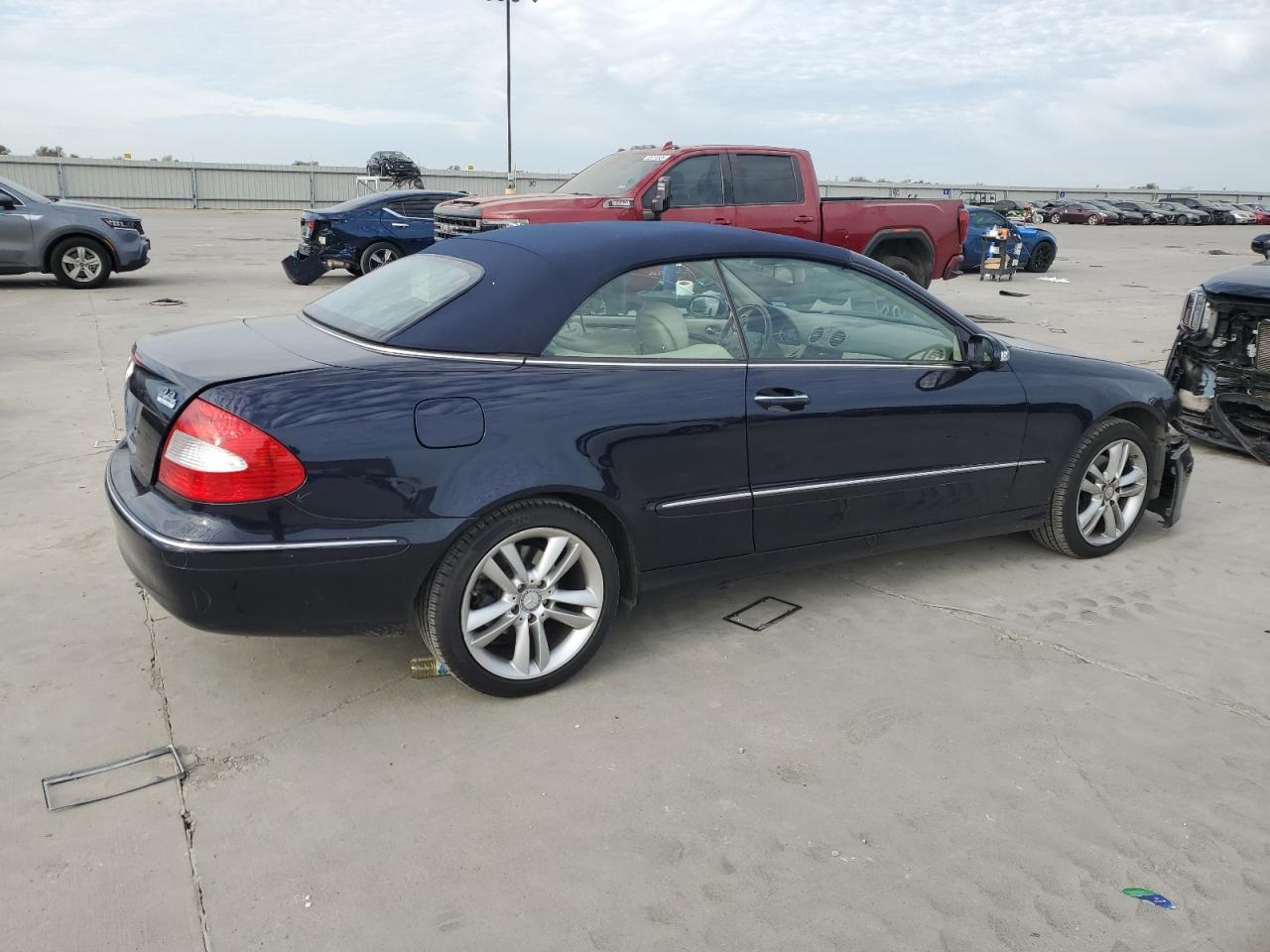 2009 Mercedes-Benz CLK-klasse VIN WDBTK56F69T103711 Copart auction photo, front end damage thumbnail 3