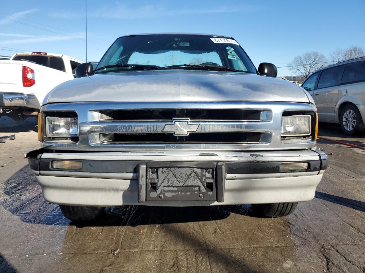 1994 Chevrolet S-10 Pickup VIN 1GCCS14ZXR8184125 Copart auction photo, side / rear end damage thumbnail 5