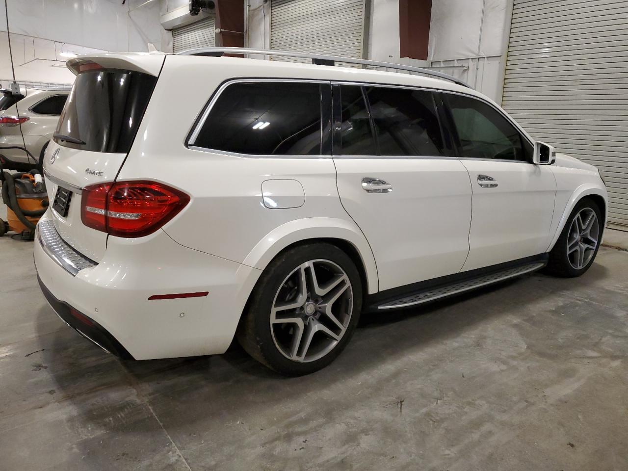 2017 Mercedes-Benz GLS-klasse VIN 4JGDF7DE5HA750915 Copart auction photo, minor dent/scratches damage thumbnail 3
