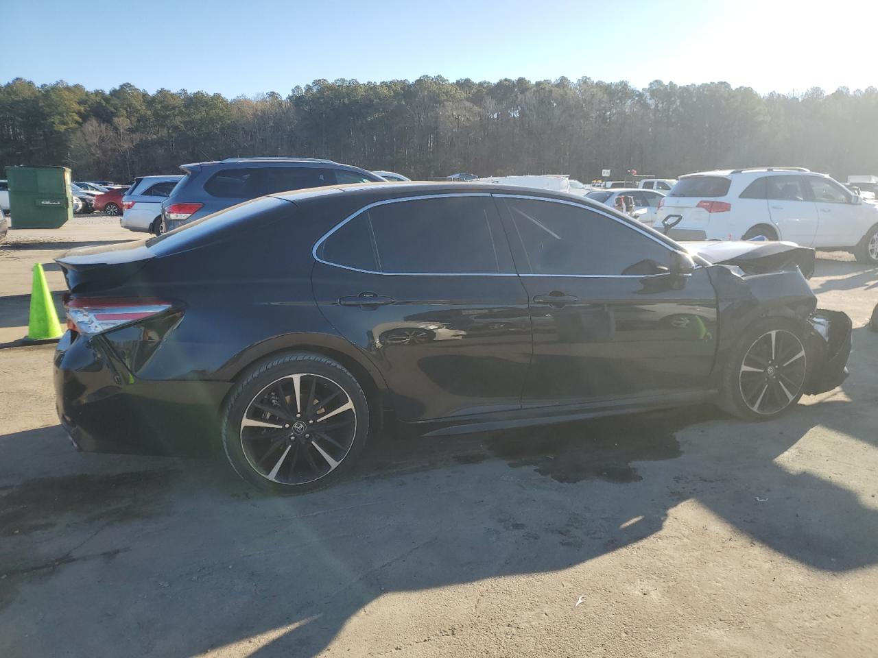 2018 Toyota Camry VIN 4T1B61HK7JU126042 Copart auction photo, front end / rear end damage thumbnail 3