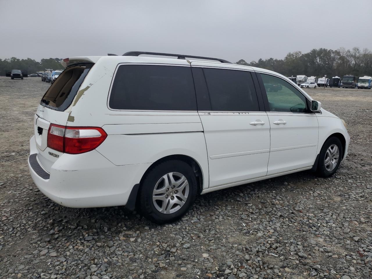 2005 Honda Odyssey VIN 5FNRL38695B408689 Copart auction photo, rear end / minor dent/scratches damage thumbnail 3