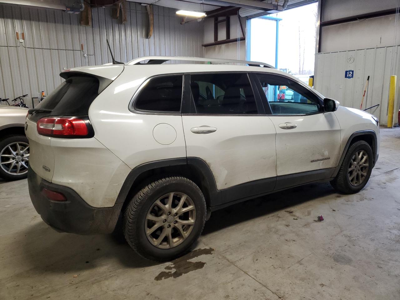 2016 Jeep Grand Cherokee VIN 1C4PJMCS2GW118302 Copart auction photo, front end damage thumbnail 3