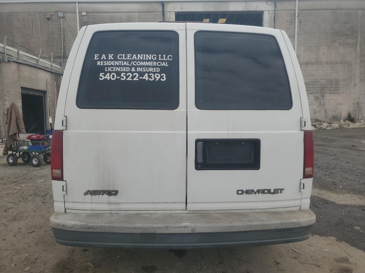 2000 Chevrolet Astro VIN 1GCDM19WXYB103669 Copart auction photo, side / minor dent/scratches damage thumbnail 6