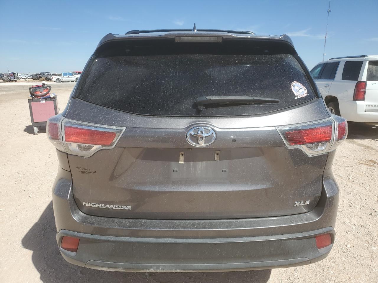 2016 Toyota Highlander VIN 5TDKKRFH9GS154217 Copart auction photo, hail damage thumbnail 6