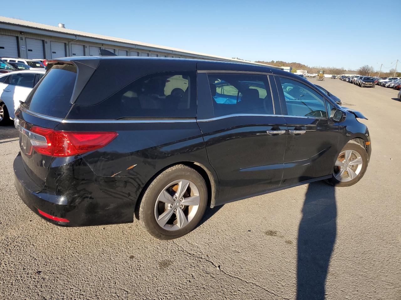 2020 Honda Odyssey VIN 5FNRL6H72LB059060 Copart auction photo, front end / top/roof damage thumbnail 3