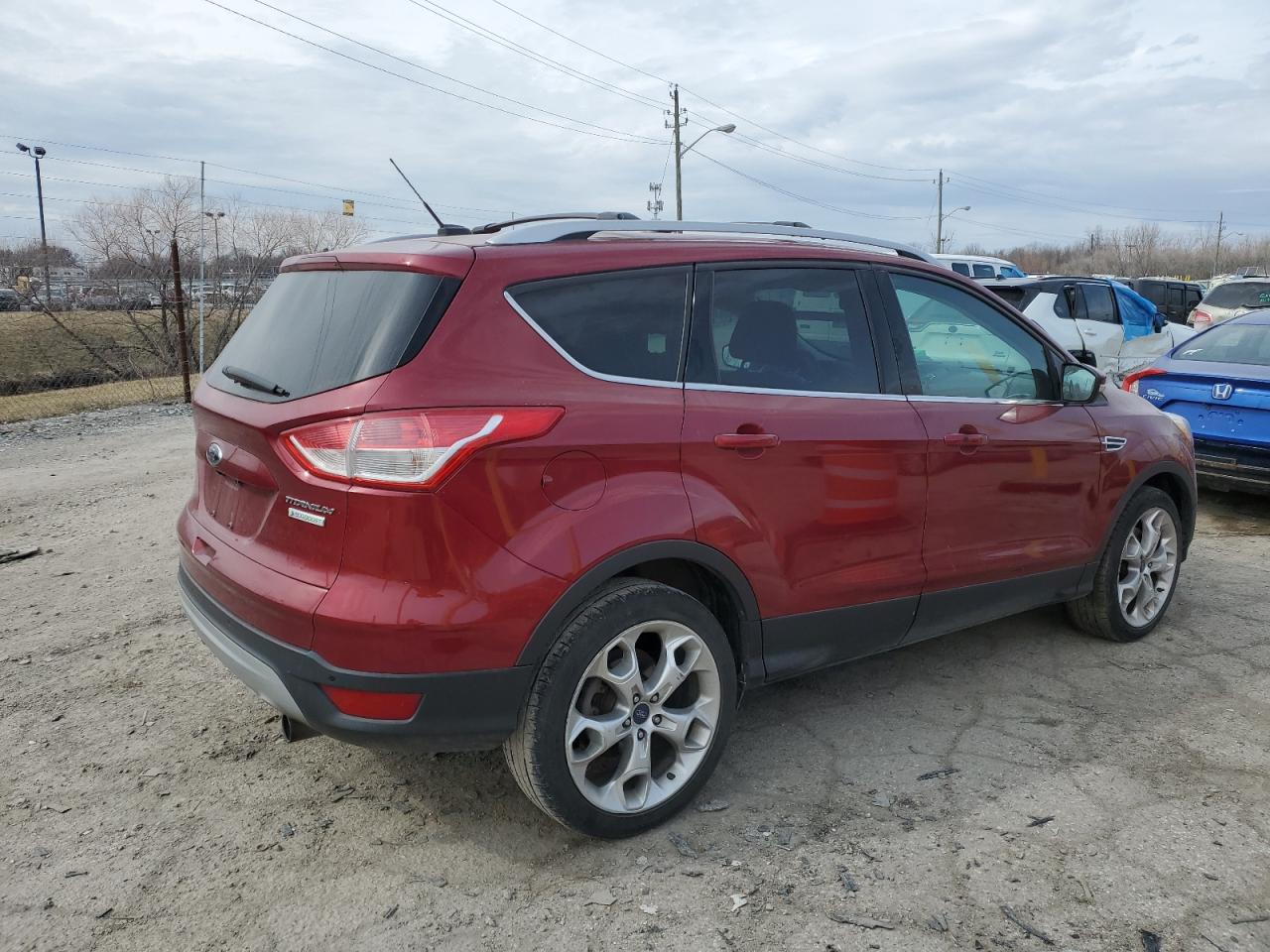 2013 Ford Escape VIN 1FMCU0J99DUC92532 Copart auction photo, front end / minor dent/scratches damage thumbnail 3