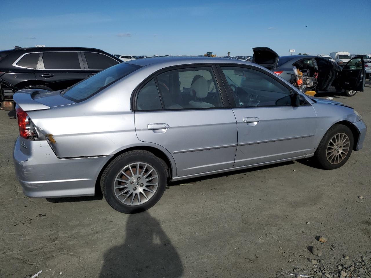 2005 Honda Civic VIN 2HGES16565H605119 Copart auction photo, front end / rear end damage thumbnail 3