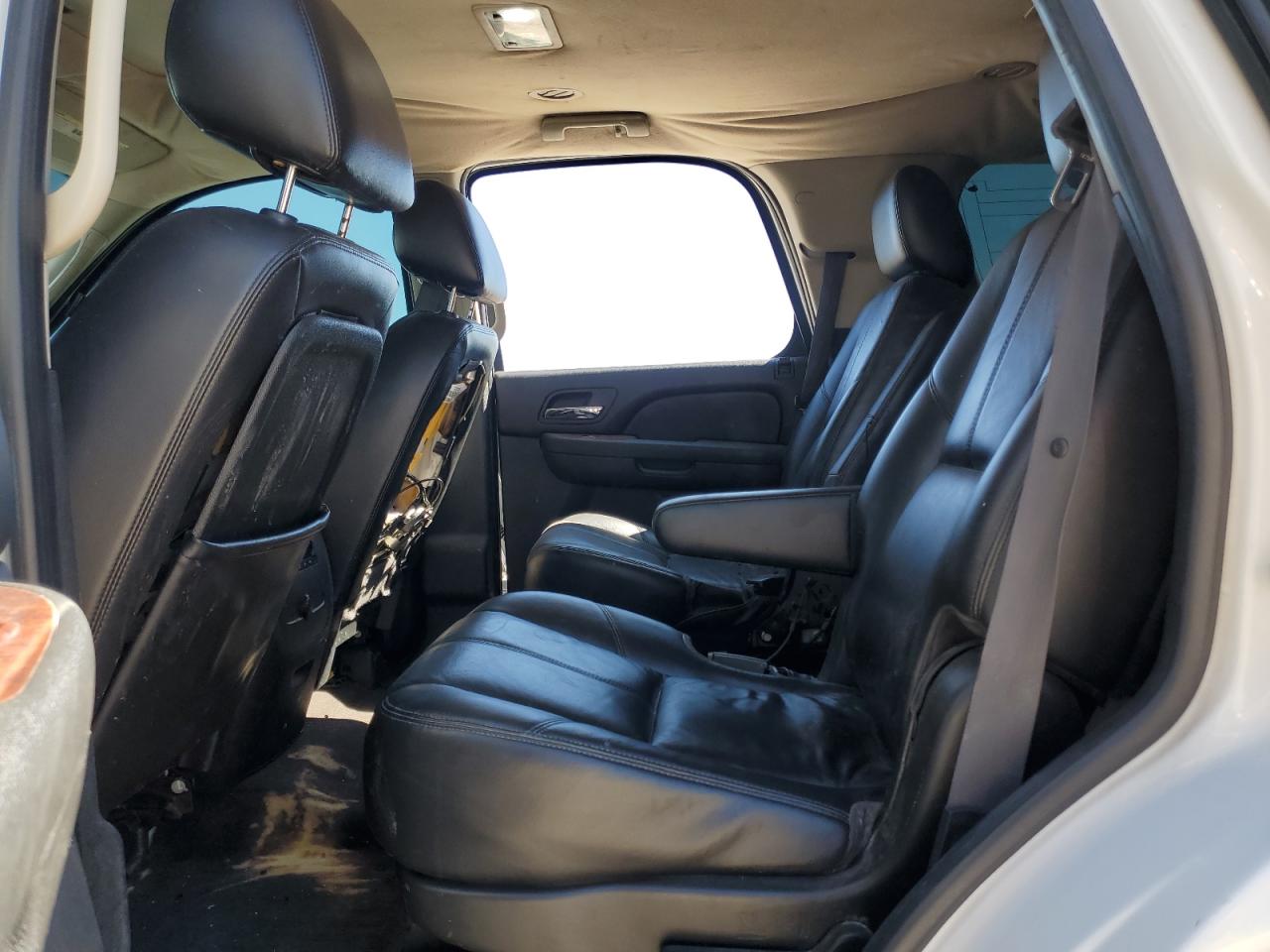 2011 Chevrolet Tahoe VIN 1GNSCBE01BR147373 Copart auction photo, side / undercarriage damage thumbnail 11
