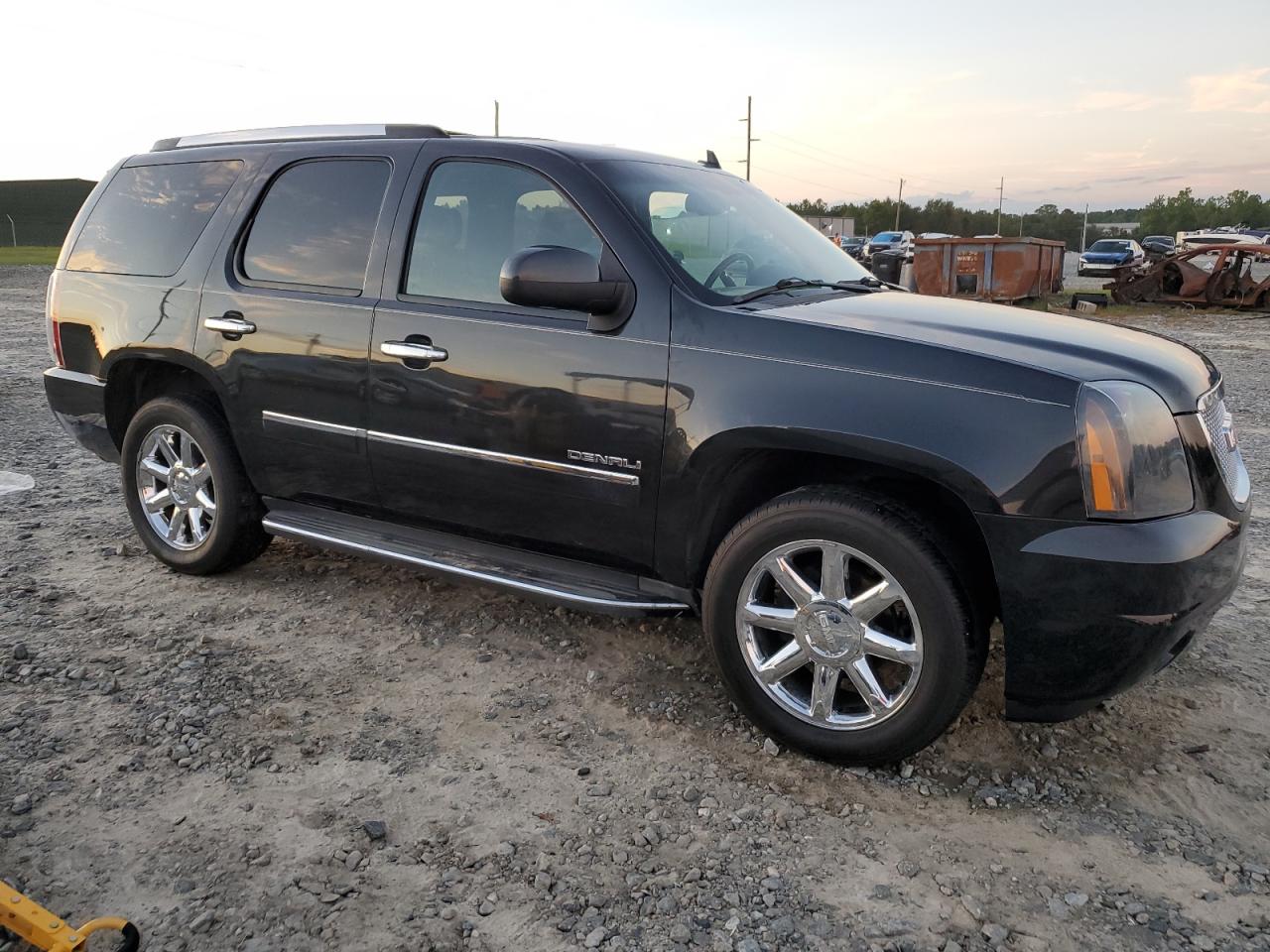 2011 GMC Yukon VIN 1GKS2EEF2BR167542 Copart auction photo, hail damage thumbnail 4