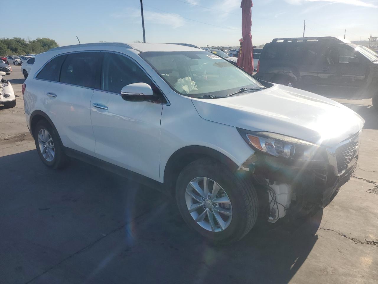 2018 KIA Sorento VIN 5XYPG4A57JG388433 Copart auction photo, front end damage thumbnail 4