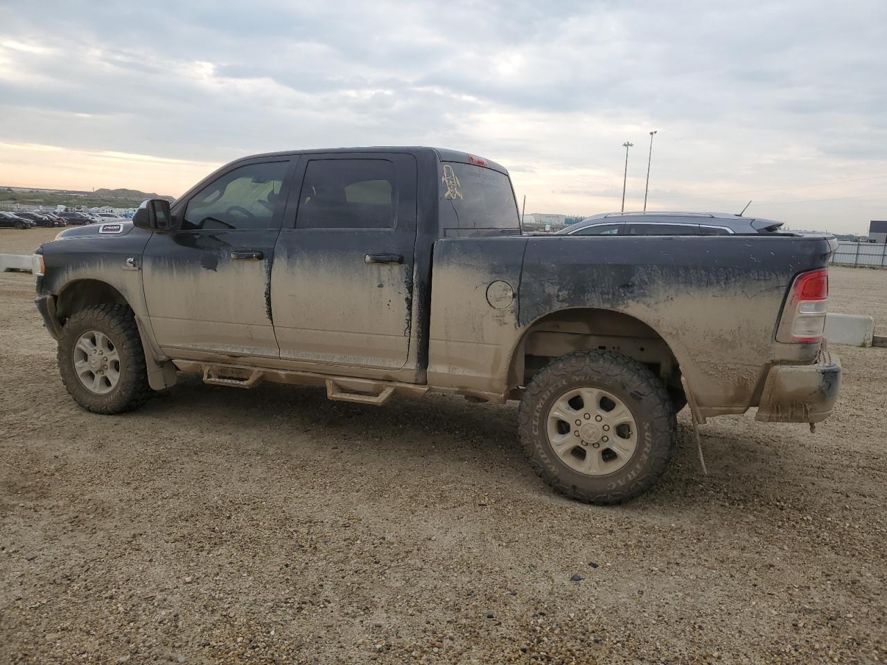 2019 RAM 2500 VIN 3C6UR5DL1KG514003 Copart auction photo, front end / side damage thumbnail 2