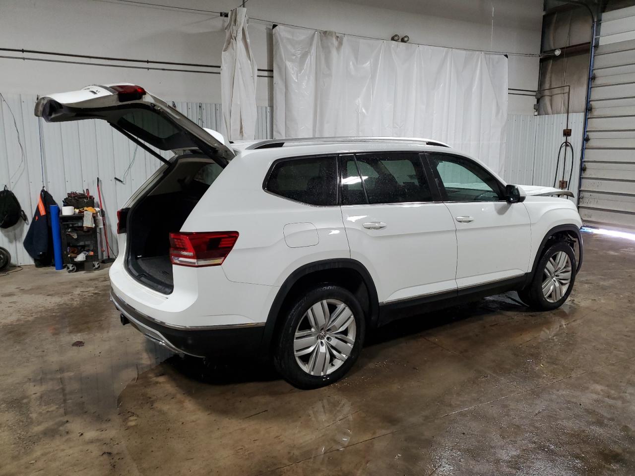 2019 Volkswagen Atlas VIN 1V2MR2CA2KC530476 Copart auction photo, front end damage thumbnail 3