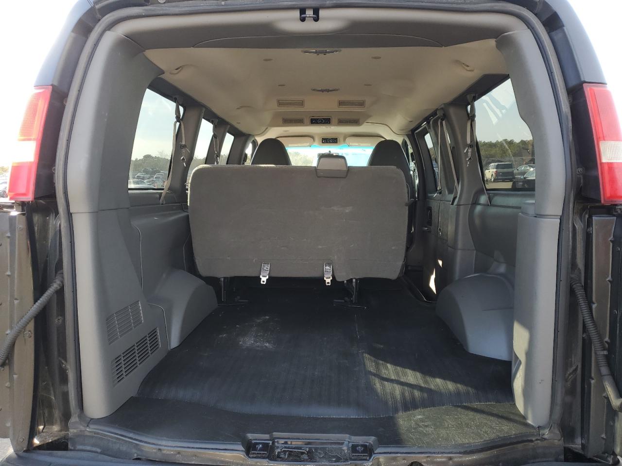 2013 Chevrolet Express VIN 1GNWGRFG4D1154507 Copart auction photo, front end / minor dent/scratches damage thumbnail 10