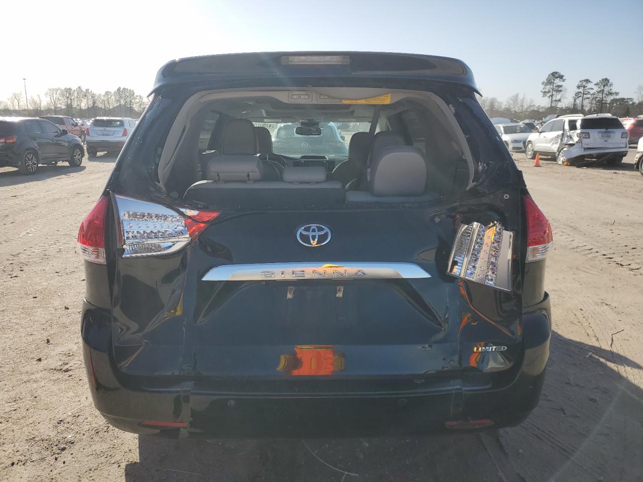 2012 Toyota Sienna VIN 5TDYK3DC4CS195041 Copart auction photo, rear end / minor dent/scratches damage thumbnail 6
