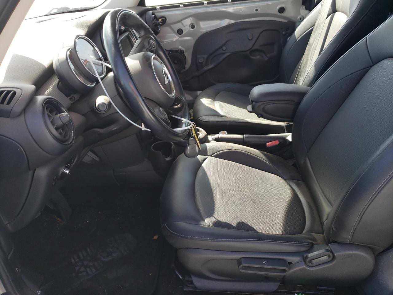 2017 MINI Cooper VIN WMWXP5C31H2F60901 Copart auction photo, front end / minor dent/scratches damage thumbnail 7