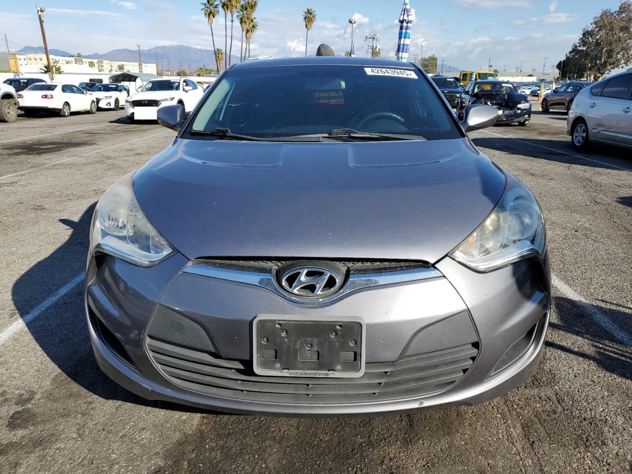 2016 Hyundai Veloster VIN KMHTC6AD6GU293295 Copart auction photo, undercarriage / minor dent/scratches damage thumbnail 5